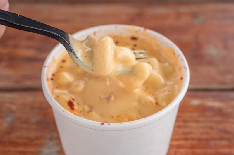 The Farmer's Grill Mac & Cheese