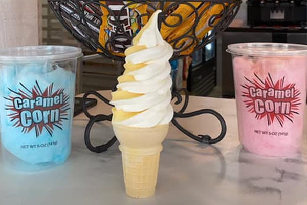 Soft Serve Ice Cream & Cotton Candy Soft Serve Ice Cream & Cotton Candy